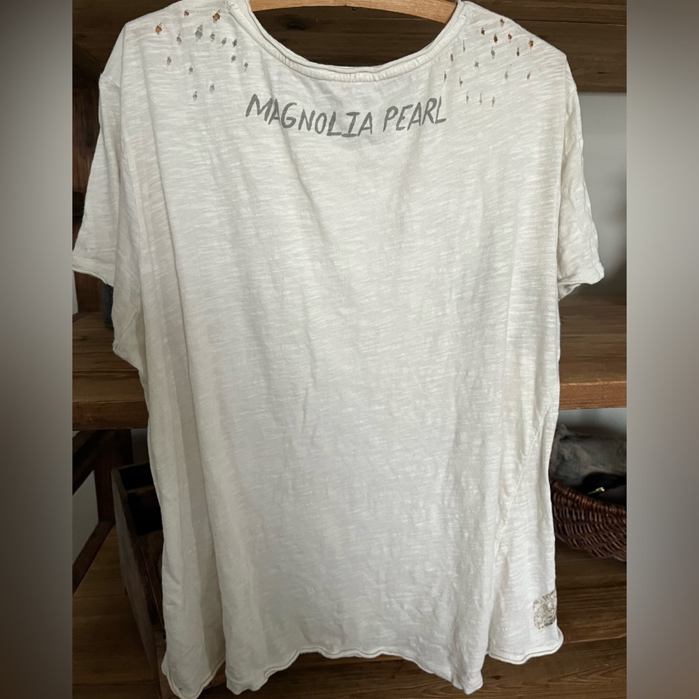 Magnolia Pearl White Graphic Short Sleeve Tee with Red Accents - Picture 3 of 8